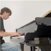 Profesor para clases particulares de piano y lenguaje musical